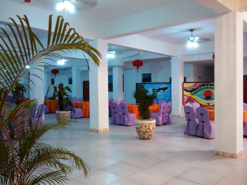 Airlines Business Hotel Порт Вила Екстериор снимка
